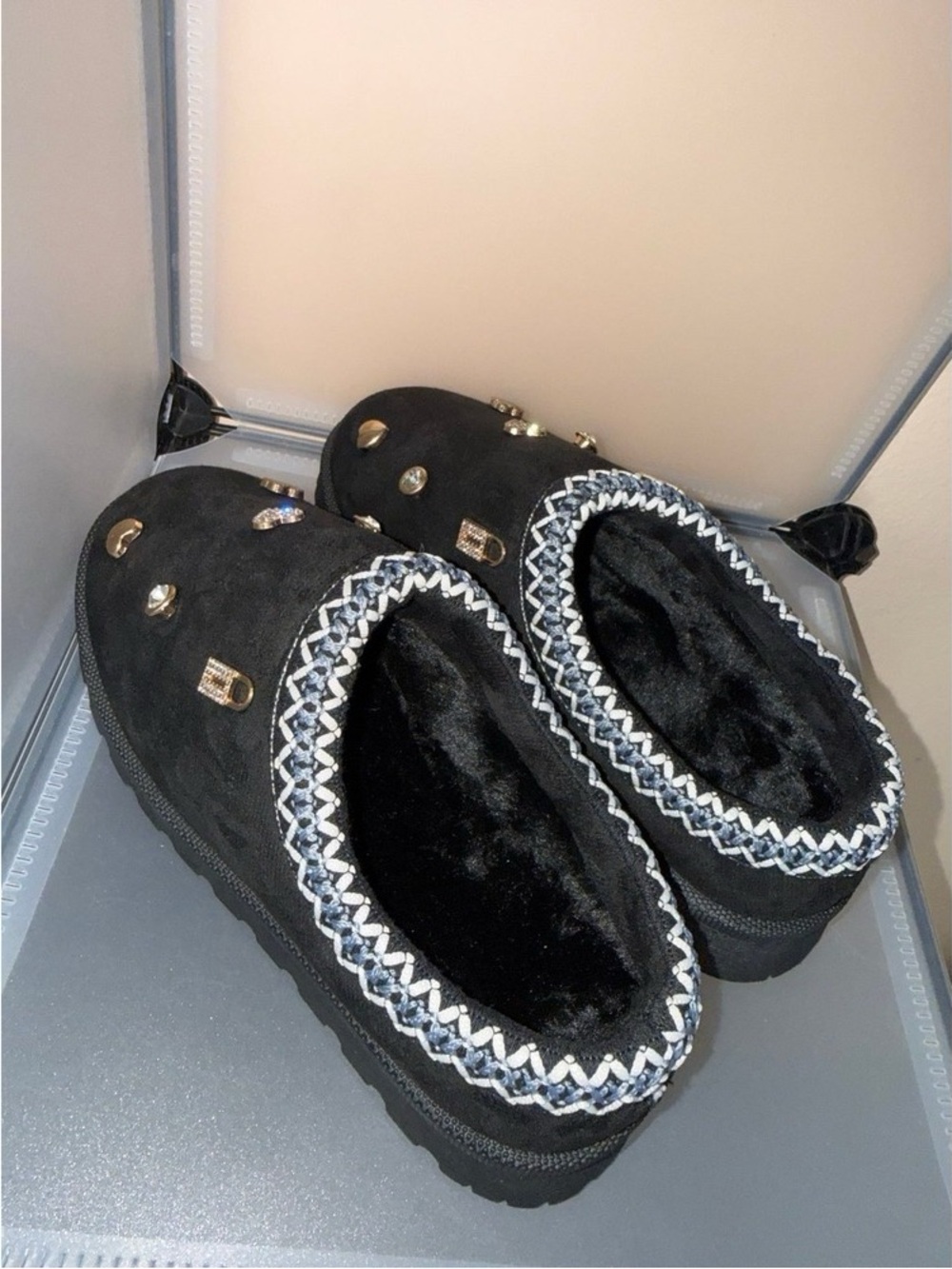 Top Moda Women's Studded Charm Platform Mule Slippers Black Size 6 - Picture 6 of 6